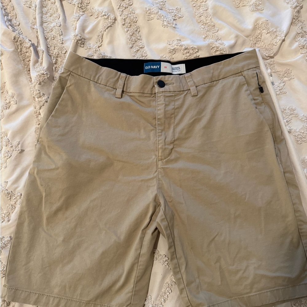 Old Navy Men's Khaki Flat Front Shorts
